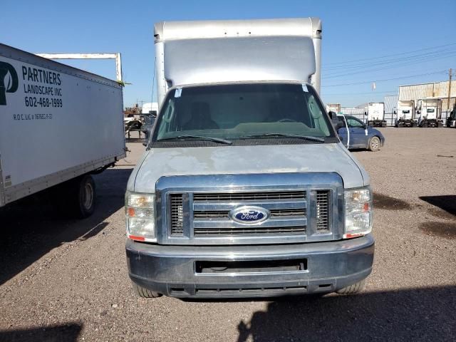 2009 Ford Econoline E350 Super Duty Cutaway Van