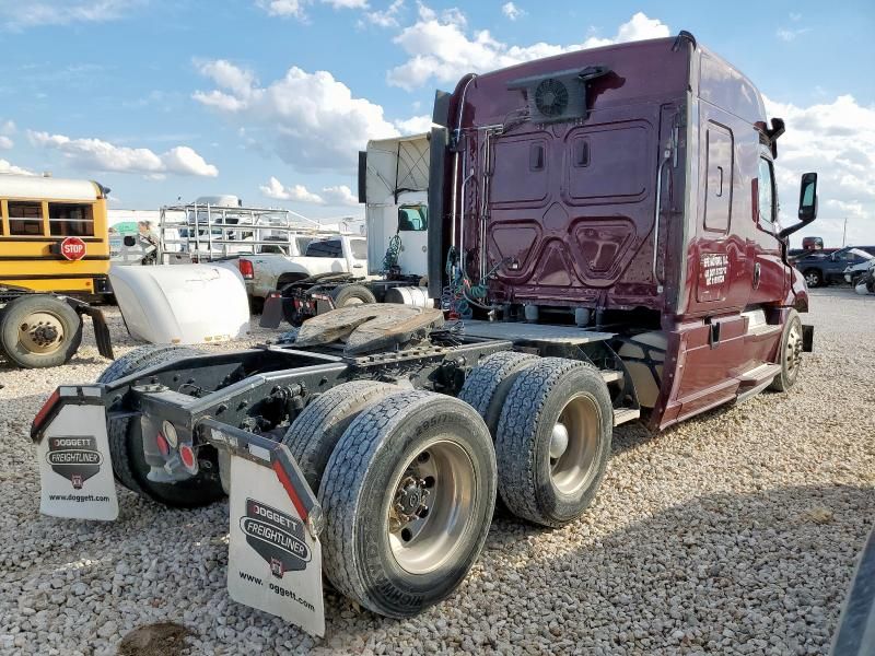 2020 Freightliner Cascadia