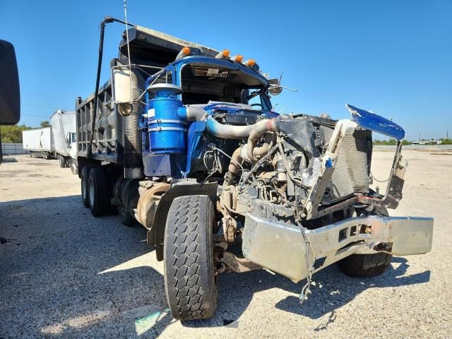 1995 Mack 600 RD600