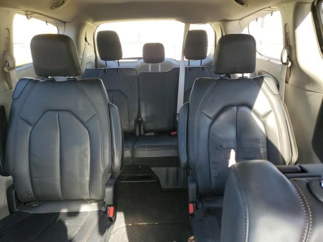 2017 Chrysler Pacifica Touring L Plus