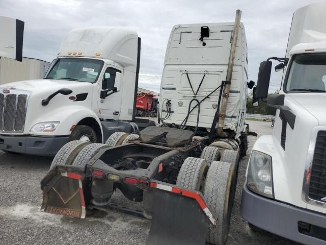 2013 Volvo VNL Semi Truck