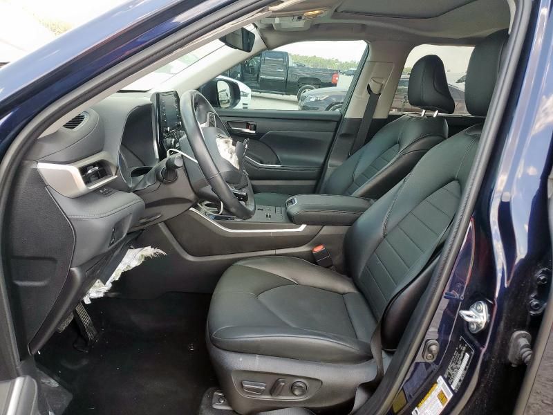 2022 Toyota Highlander Hybrid XLE