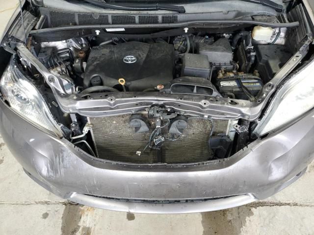 2017 Toyota Sienna XLE