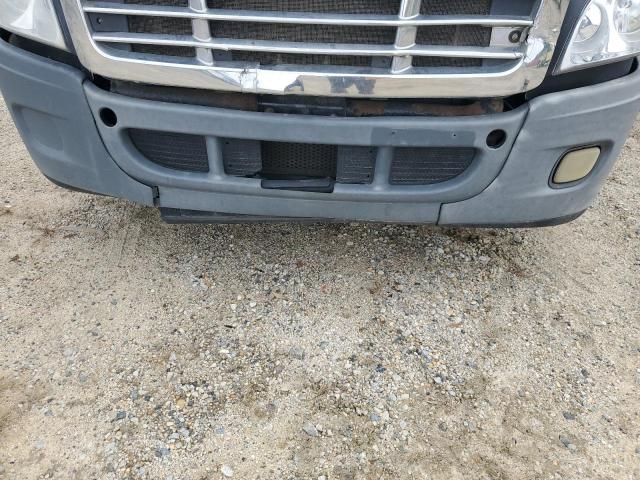 2012 Freightliner Cascadia 125