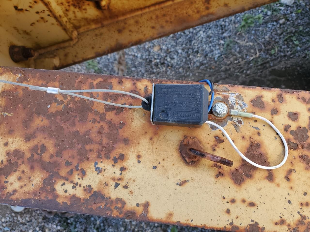 1999 Towmaster T-30-2 Equipment Trailer