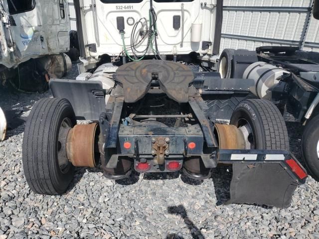 2017 Freightliner Cascadia 113 Semi Truck