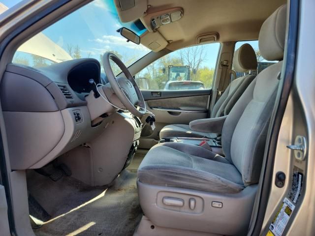 2009 Toyota Sienna LE