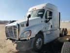 2015 Freightliner Cascadia Semi Truck
