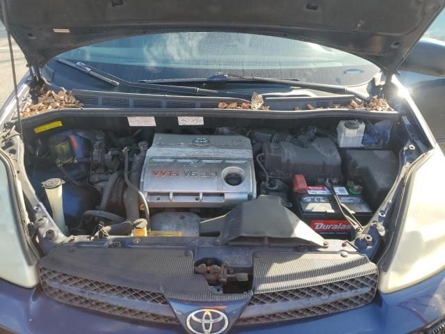 2004 Toyota Sienna xle