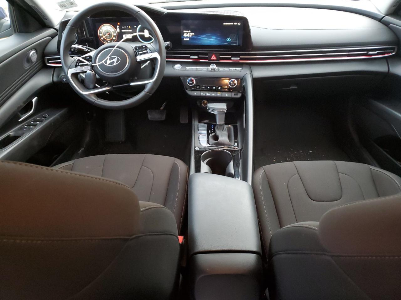 2025 Hyundai Elantra sel