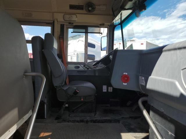 2014 Ic Corporation 3000 CE