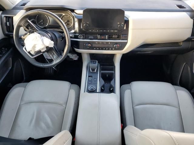 2023 Nissan Pathfinder sl