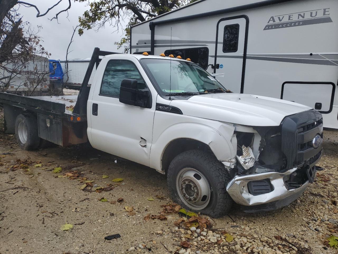 2016 Ford F350 Super Duty Super Duty Flatbed Truck