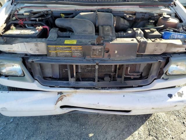 2000 Ford Econoline E150 Van