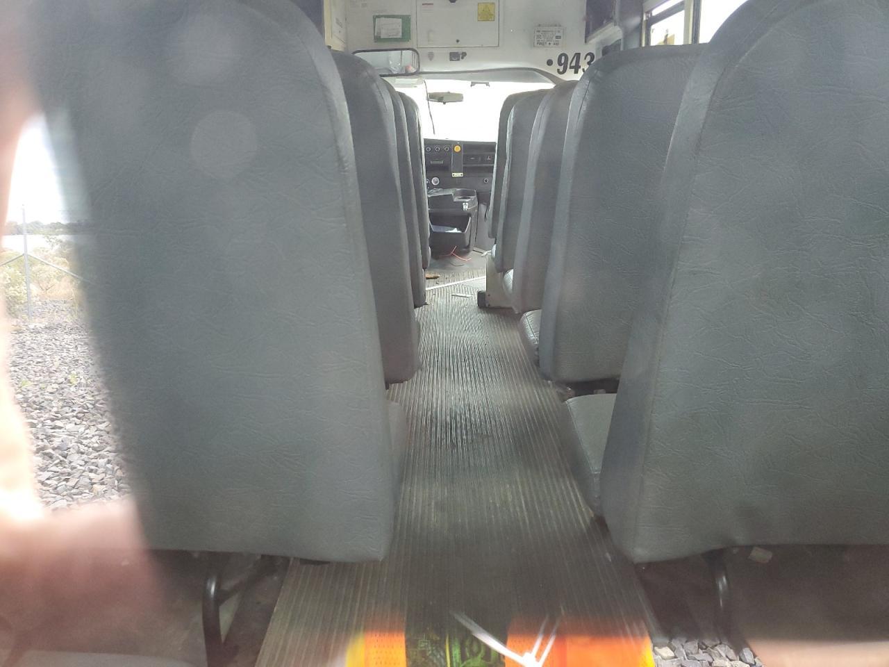 2011 Starcraft 2009 Chevrolet Express G3500