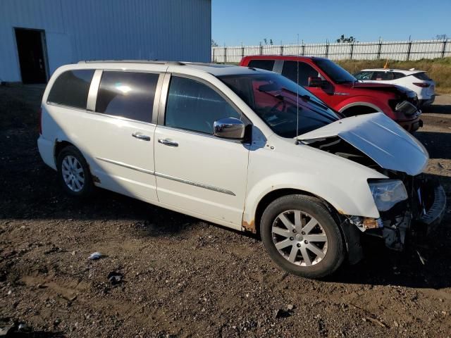 2011 Chrysler Town & Country Touring l