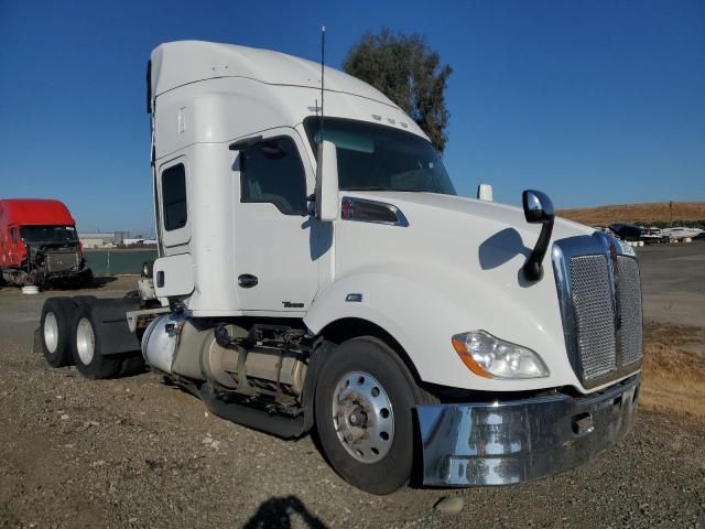 2019 Kenworth T680 Semi Truck