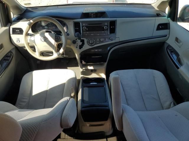 2011 Toyota Sienna le