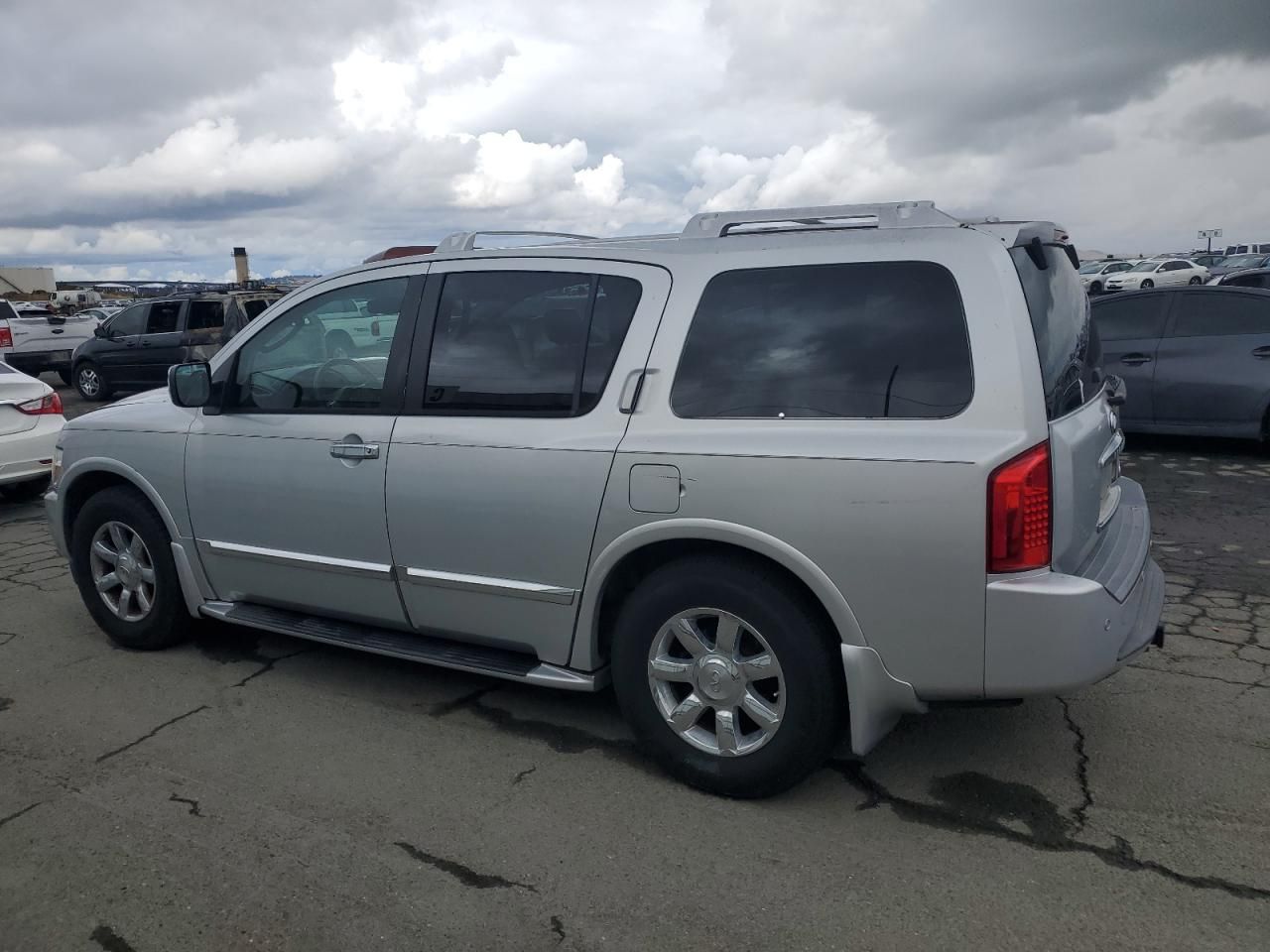 2005 Infiniti Qx56