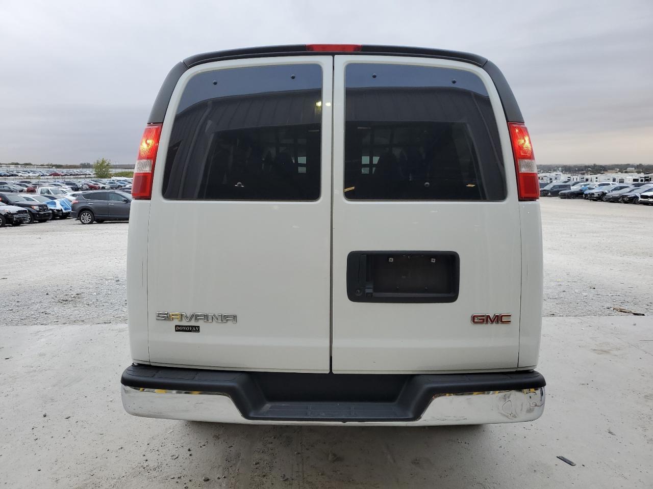 2023 GMC Savana G2500 LS