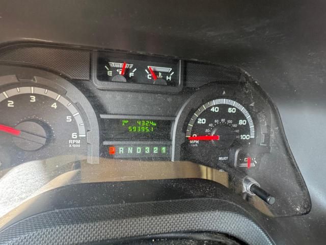 2014 Ford Econoline E450 Super Duty Cutaway Van