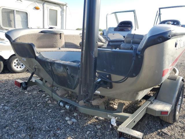 2003 Tracker Marine Tundra
