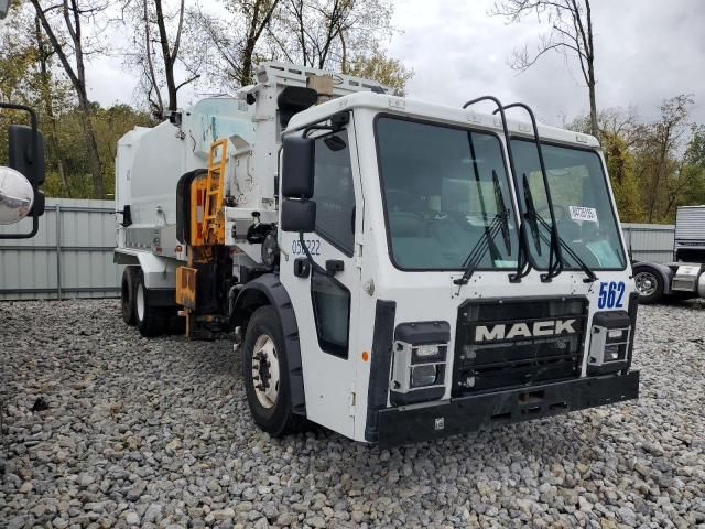2022 Mack LR