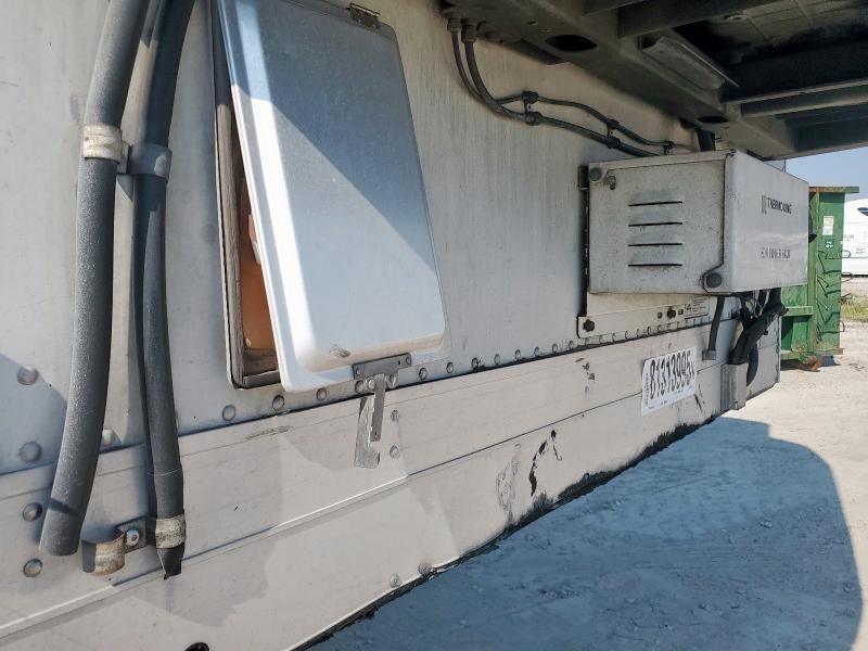 2014 Utility VS2RA Refrigerated Van Trailer