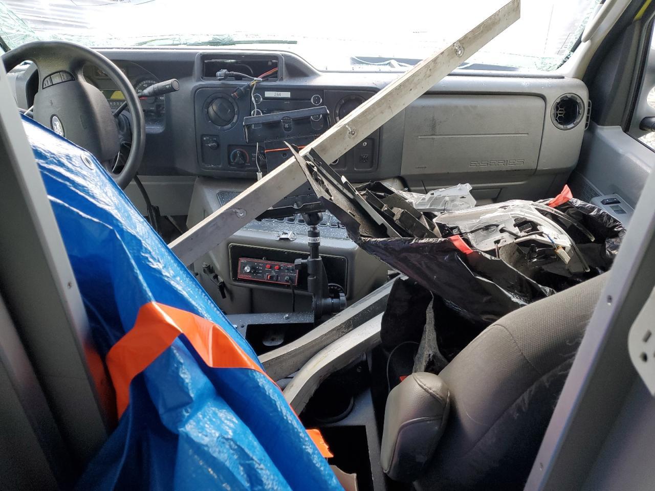 2015 Ford E350 Ambulance