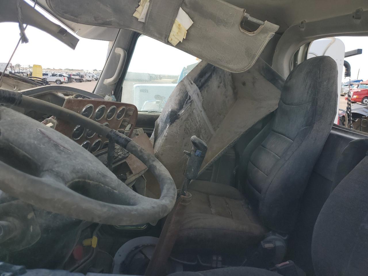 2007 Peterbilt 379 Semi Truck