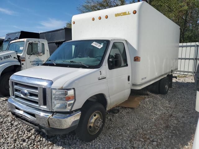 2016 Ford Econoline E350 Super Duty Cutaway Van