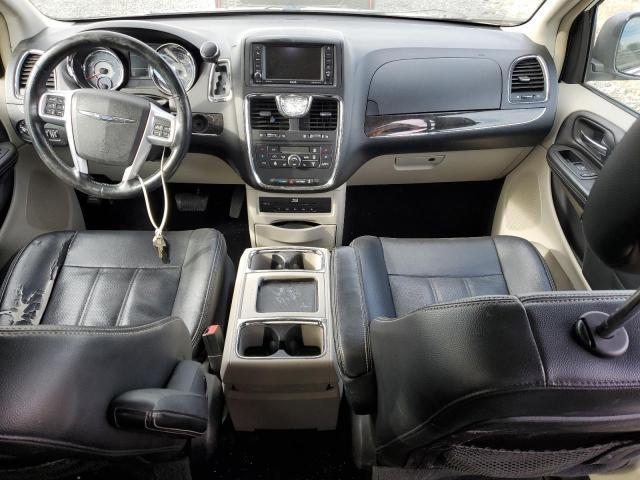 2013 Chrysler Town & Country Touring l