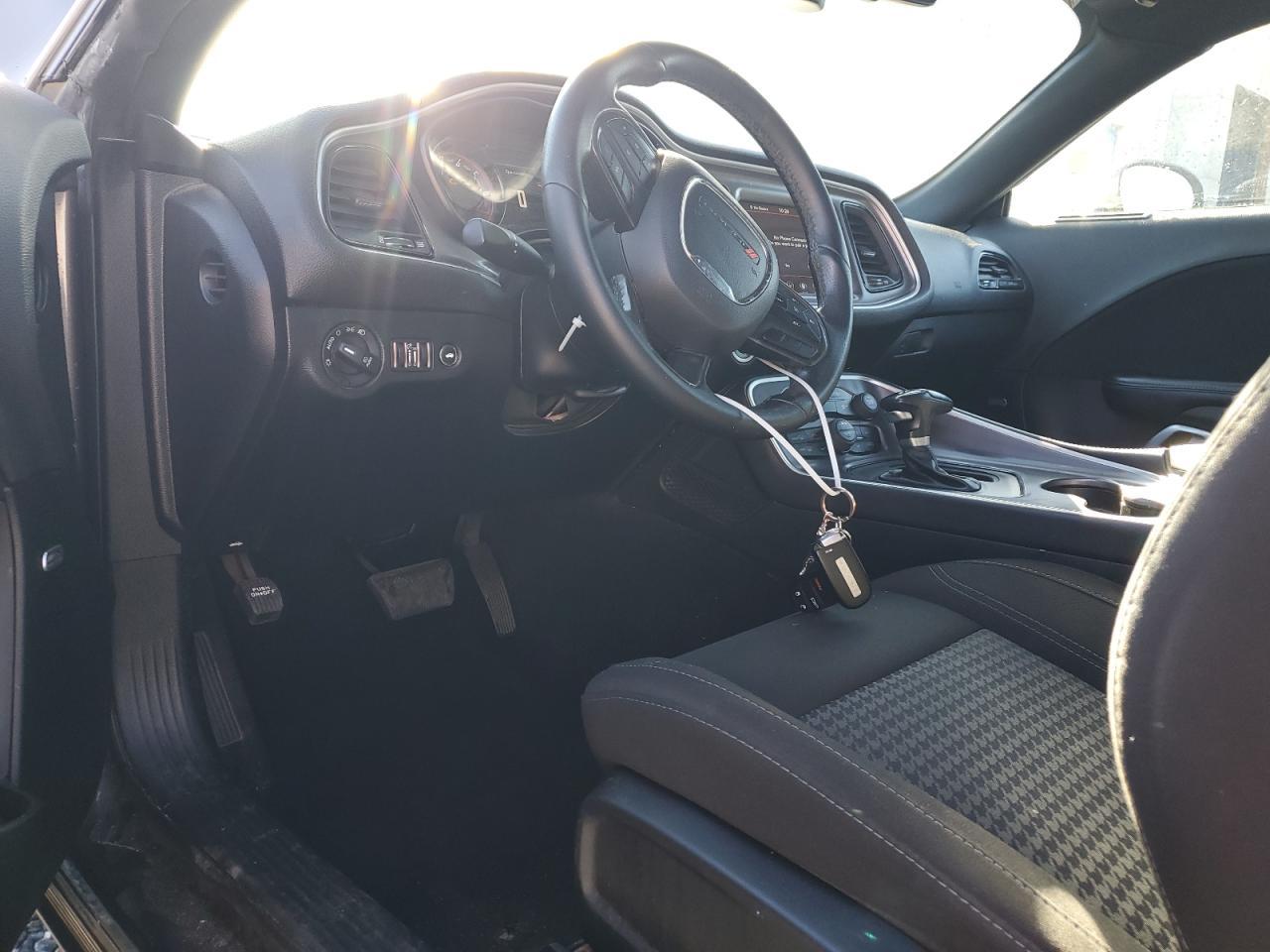 2021 Dodge Challenger sxt