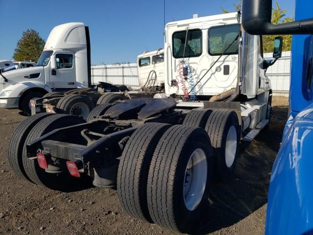 2014 Freightliner Cascadia Semi Truck