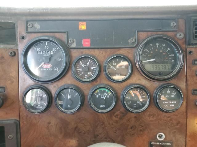 2003 Peterbilt Tractor 2003 Peterbilt 330 Tank Truck