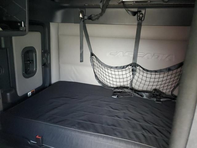 2019 Freightliner Cascadia 126