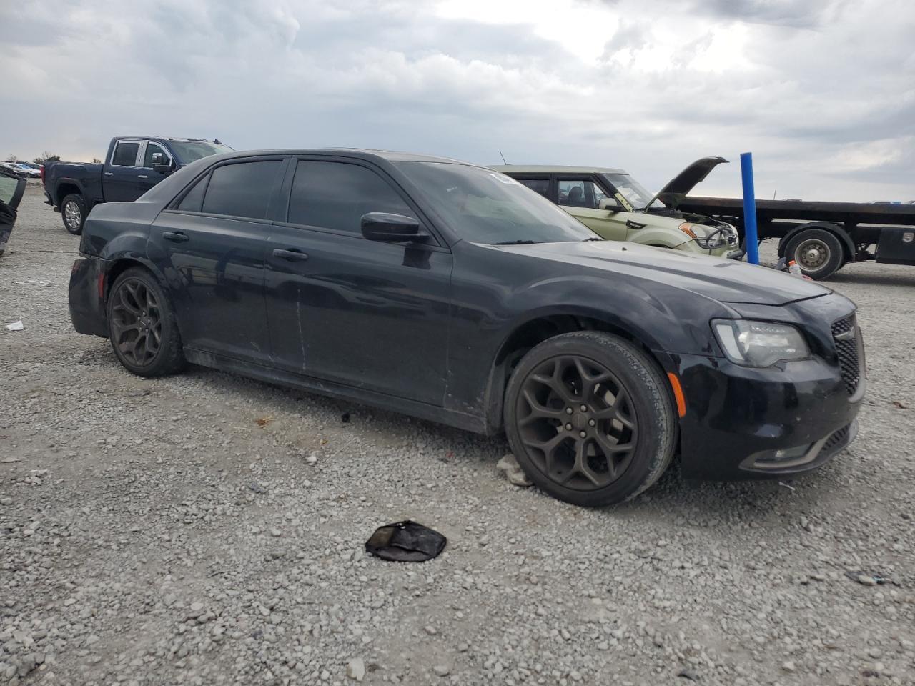 2018 Chrysler 300 s