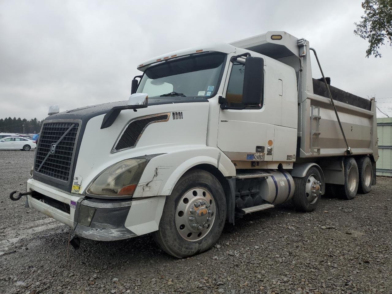 2008 Volvo VNL Dump Truck