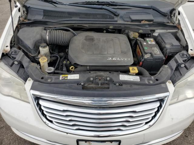 2013 Chrysler Town & Country Touring