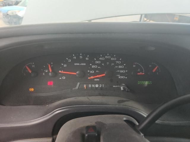 2004 Ford Econoline E450 Super Duty Cutaway Van