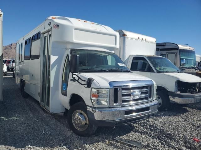 2014 Glbu 2014 Ford Econoline E450 Super Duty Cutaway Van