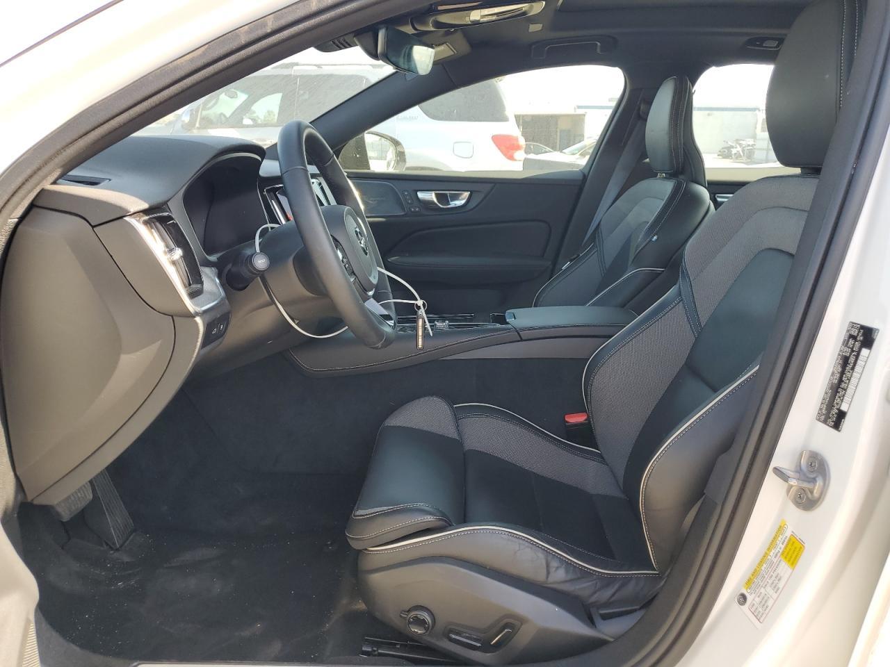 2024 Volvo S60 Plus