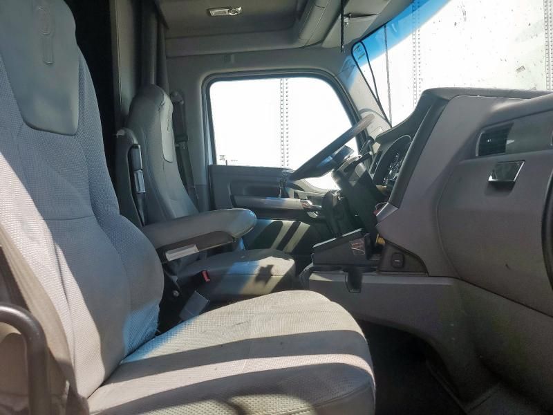 2016 Kenworth Construction T680