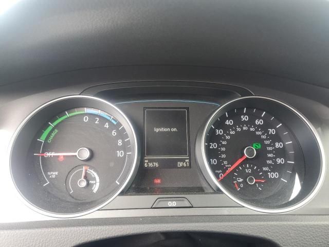 2016 Volkswagen E-GOLF SE