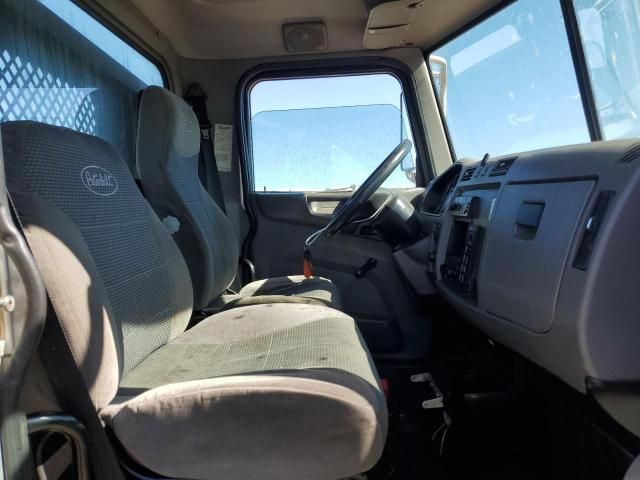 2014 Peterbilt 325