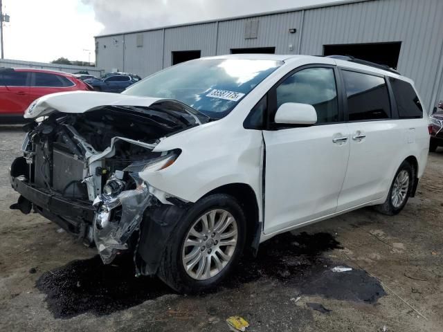 2017 Toyota Sienna XLE