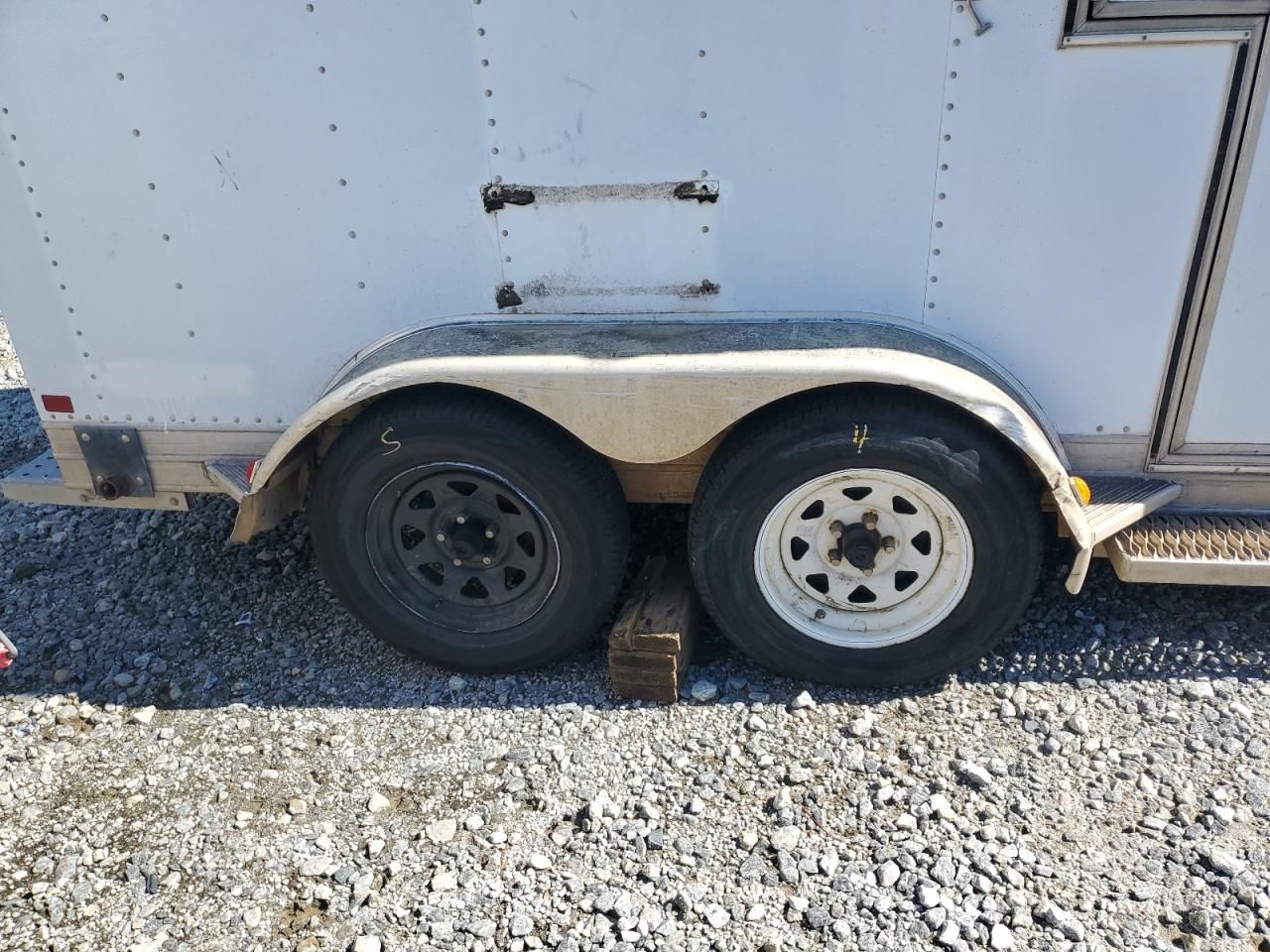 1999 Featherlite Mfg Inc 1999 Featherlite Fiber Optic Splicing Trailer