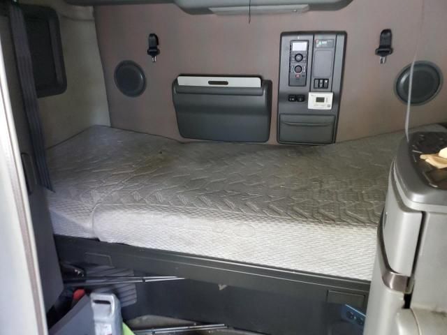 2019 Volvo VNL Semi Truck