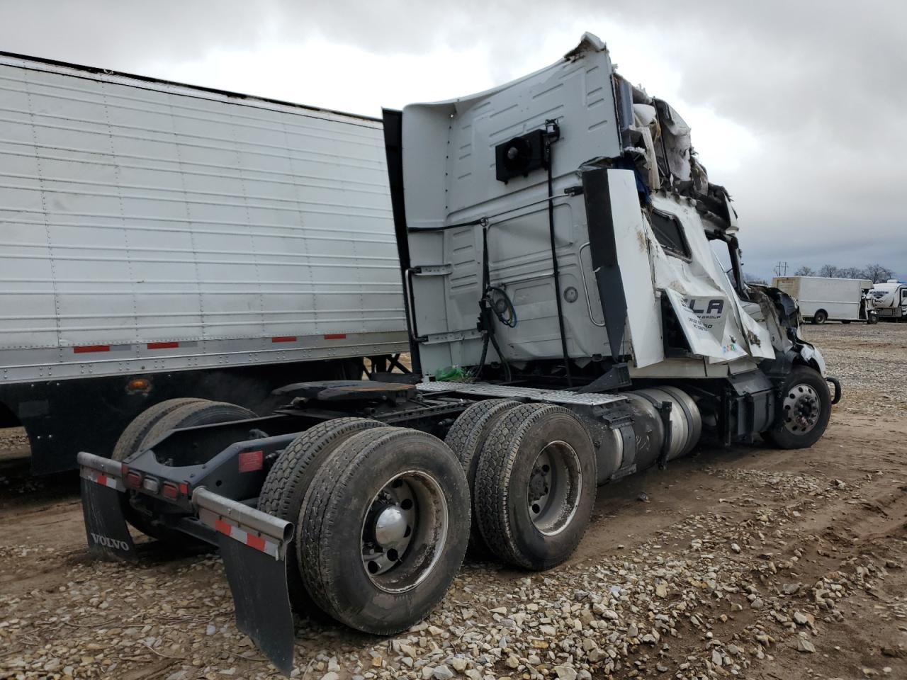 2022 Volvo VNL Semi Truck