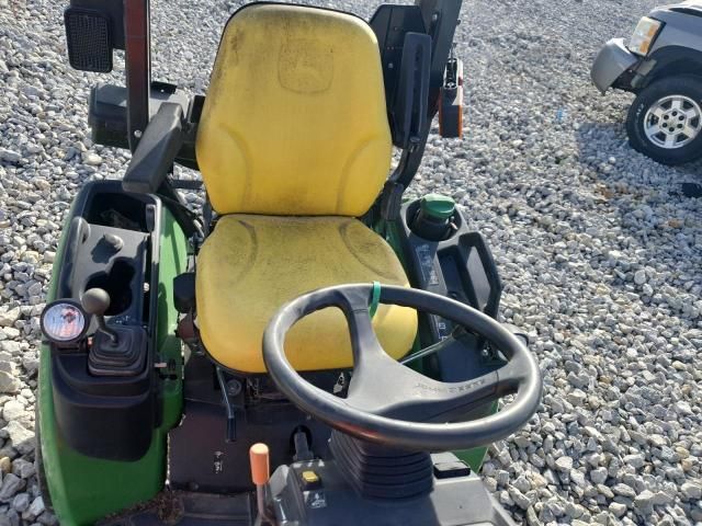 2018 John Deere 1025R Tractor